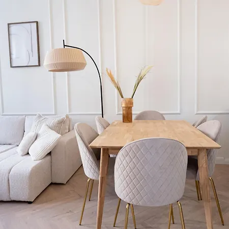 4 Minutes National Theather Apartment, Apartment