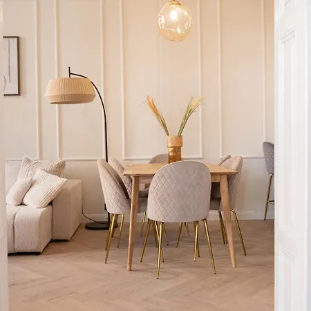 Apartamento 4 Minutes National Theather Apartment,