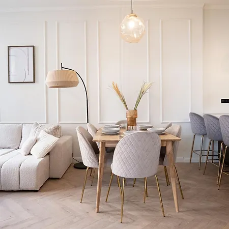 Apartamento 4 Minutes National Theather Apartment, *